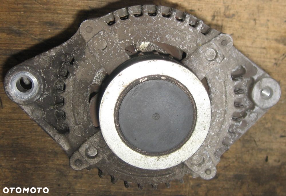 COROLLA E12 1.4D D4D alternator 27060-33071 TOYOTA - 4