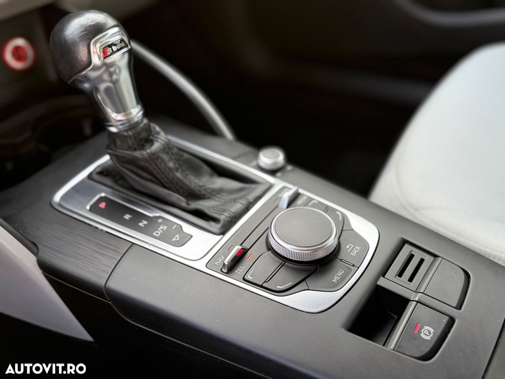 Audi A3 1.6 TDI S tronic Ambition - 8