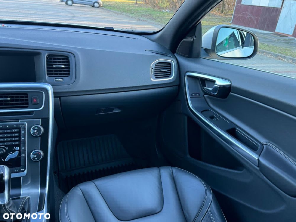 Volvo V60 D4 Drive-E R-Design Summum - 22