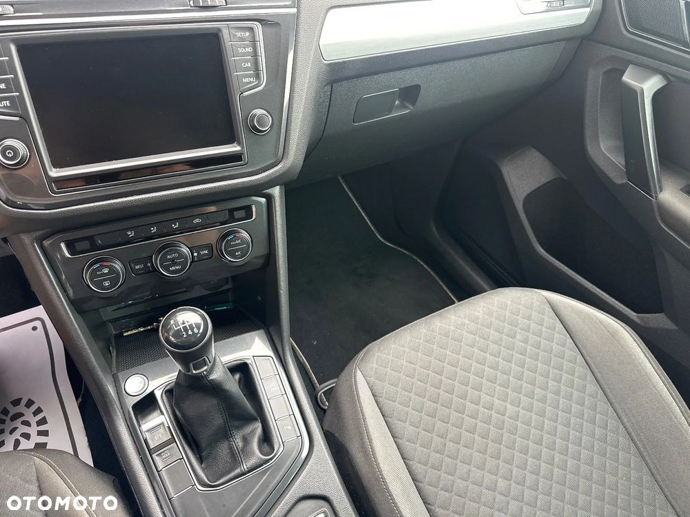 Volkswagen Tiguan - 33