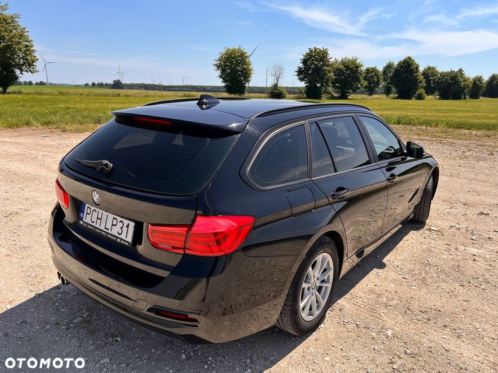 BMW Seria 3 320d xDrive - 29
