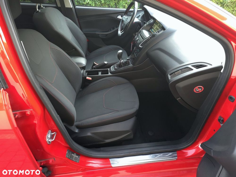 Ford Focus 2.0 TDCi Titanium ASS - 6