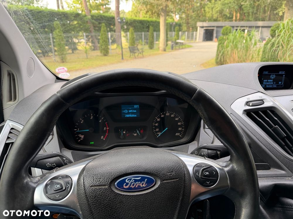 Ford Custom - 10