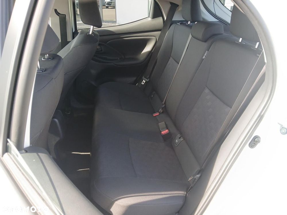 Toyota Yaris - 38