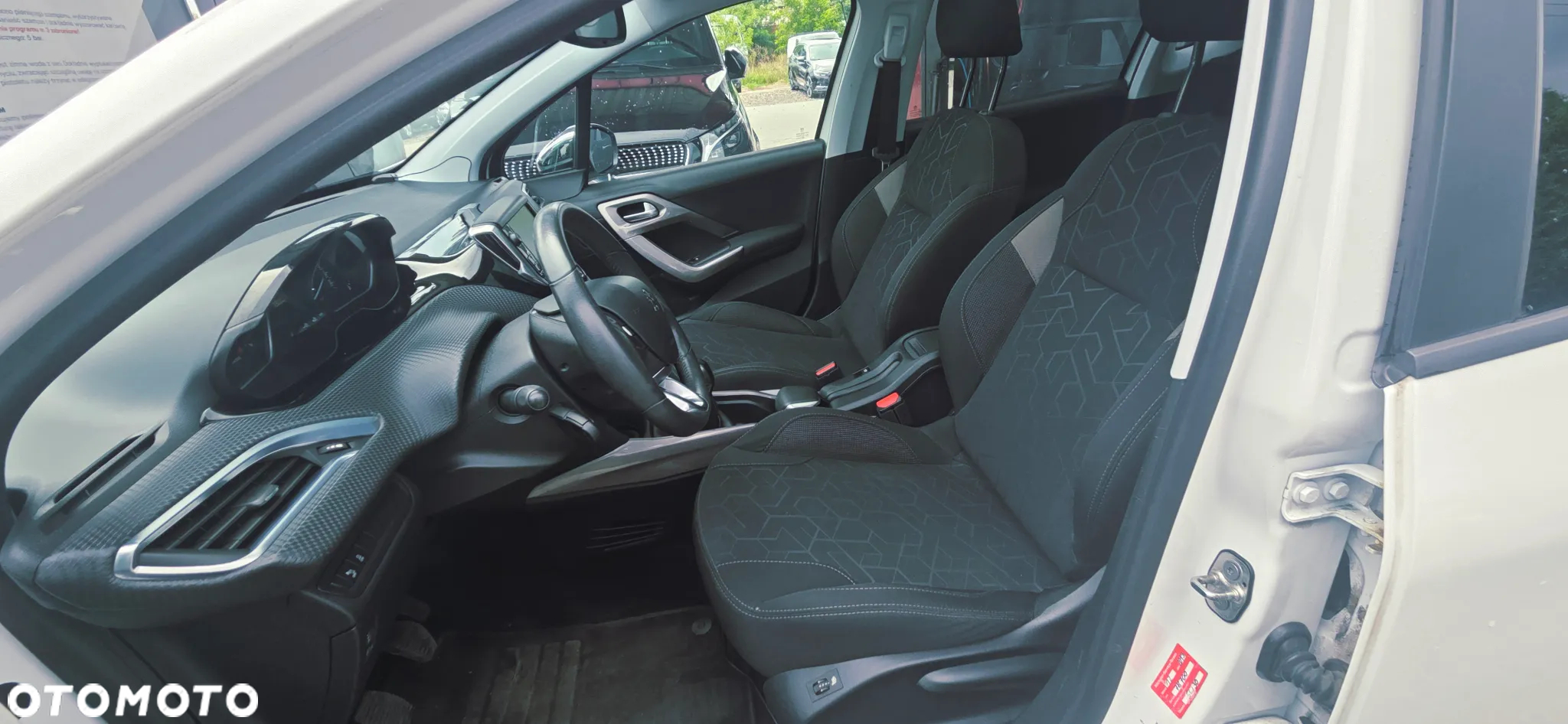 Peugeot 2008 PureTech 82 Allure - 31