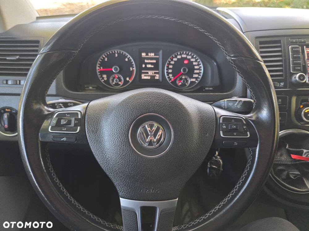 Volkswagen Multivan - 30