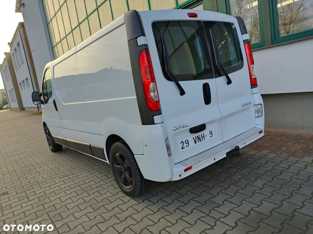 Opel Vivaro - 11