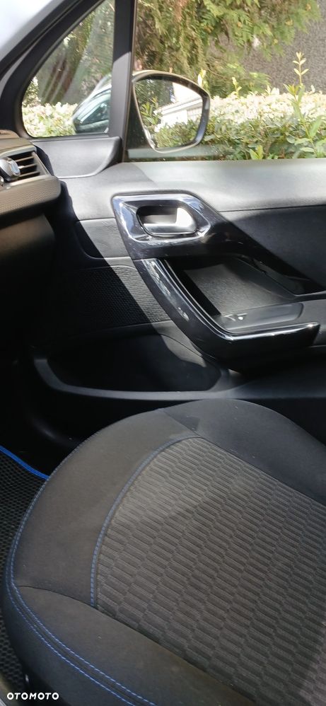 Peugeot 208 1.2 PureTech GPF Signature S&S EAT6 - 29
