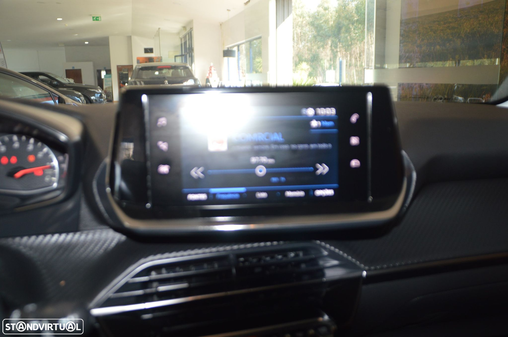 Peugeot 208 1.2 PureTech Active Pack - 37