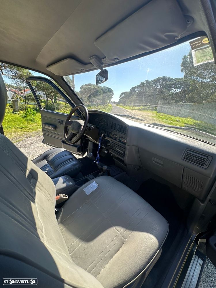 Toyota Hilux 2.4 D LN85LP Cx Mad. C.D - 17