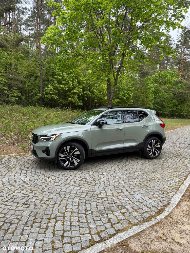 Volvo XC 40 B5 B AWD Ultimate Dark - 4