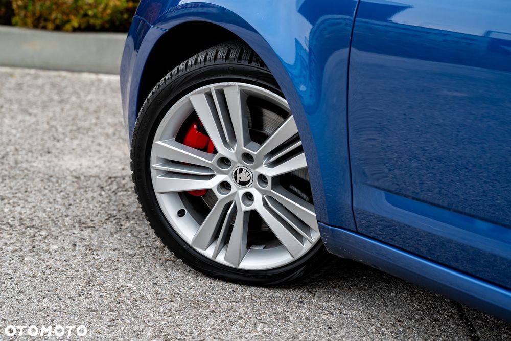 Skoda Octavia 2.0 TSI RS - 12