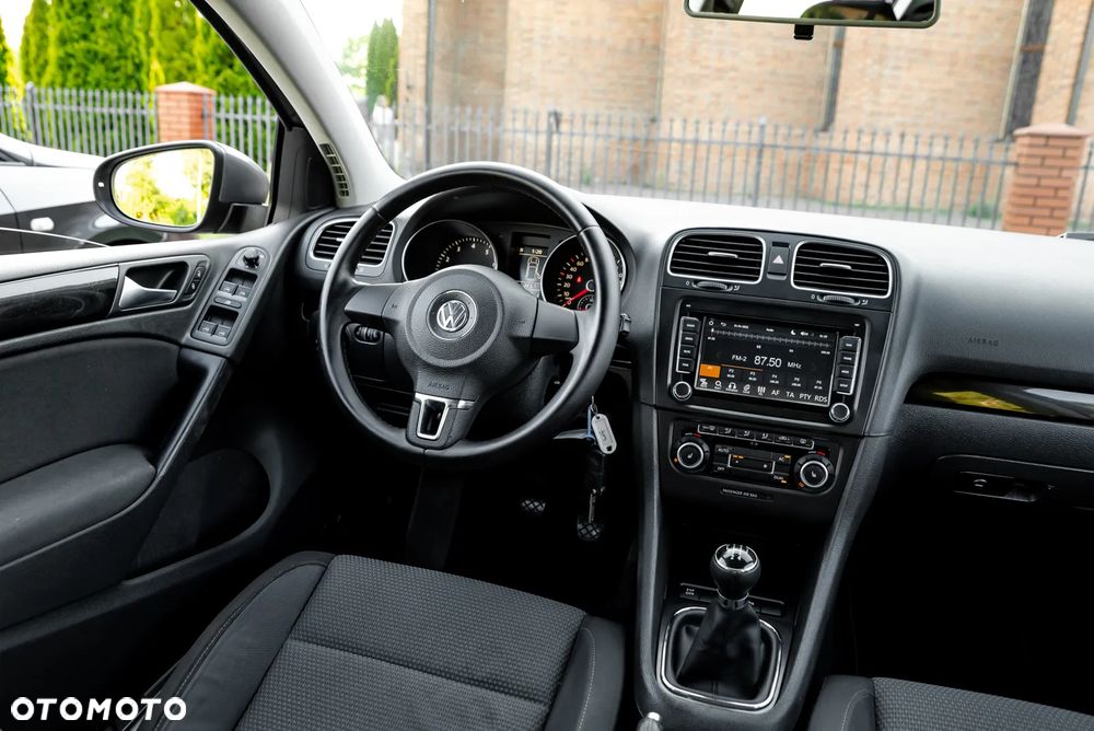 Volkswagen Golf 1.6 Highline - 26
