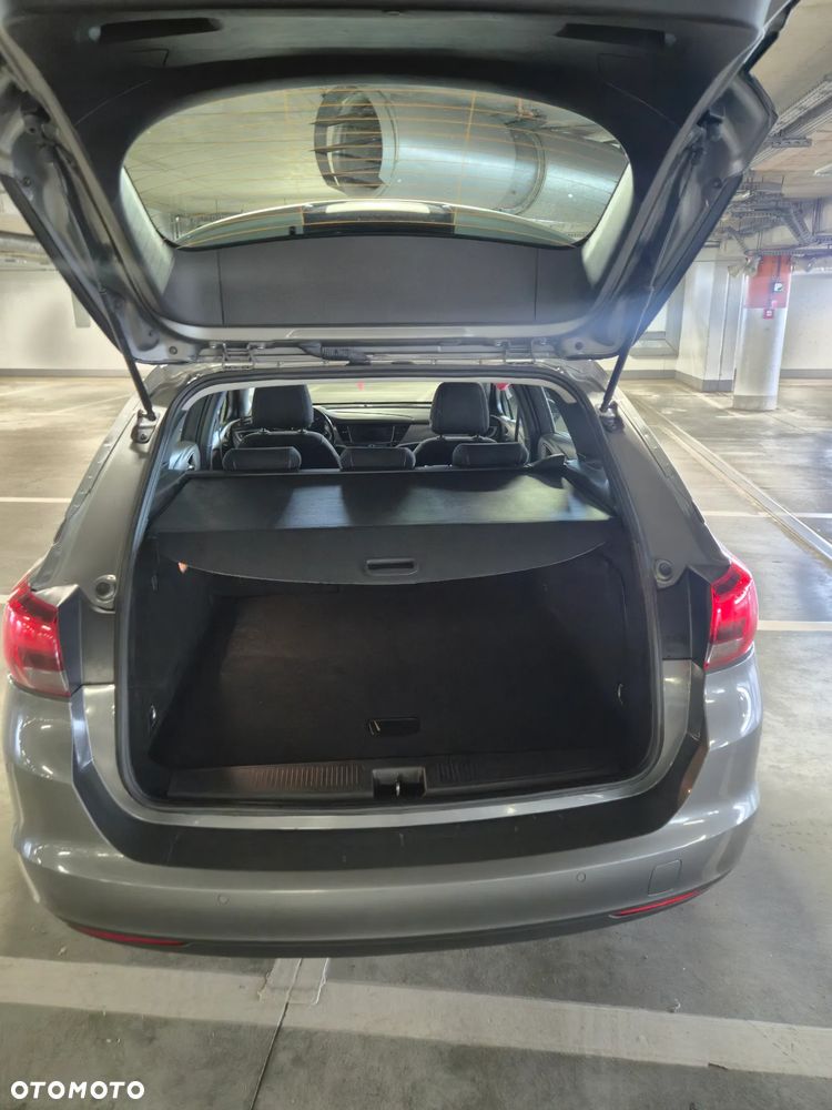 Opel Astra 1.2 T Elegance S&S - 10