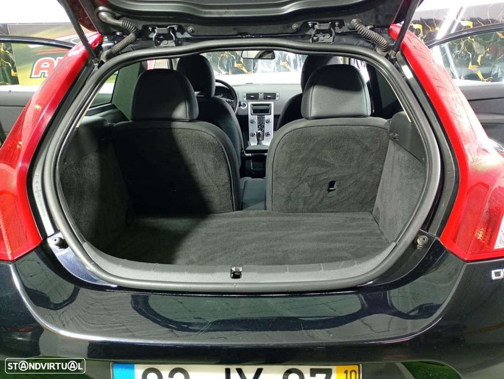 Volvo C30 1.6 D Drive Momentum — fotografia 29