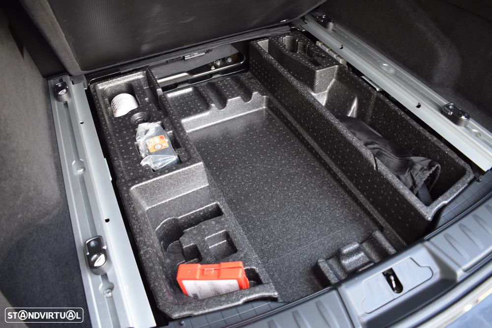 Jaguar F-Pace 2.0 i4D R-Sport - 38