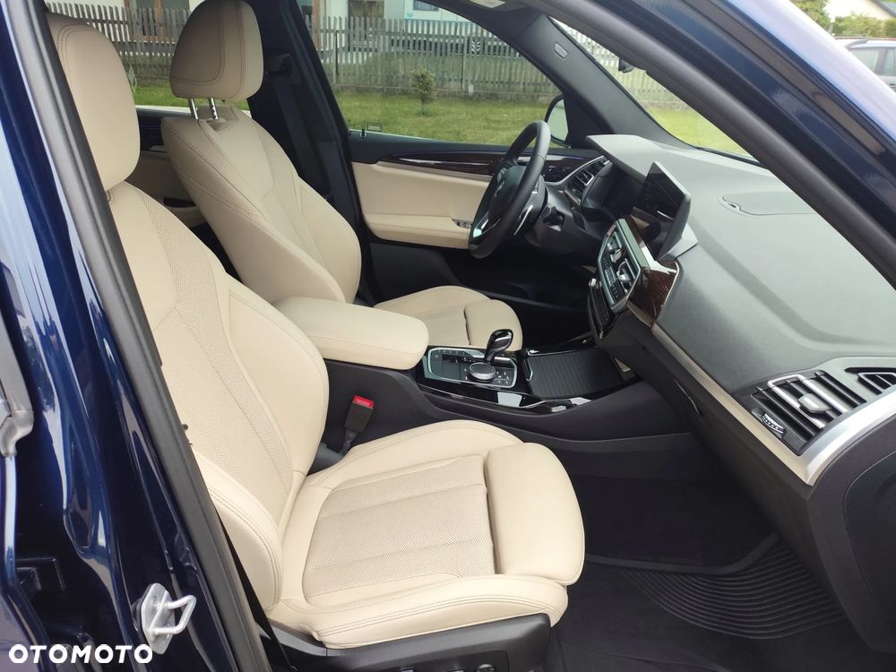 BMW X3 xDrive30i Luxury Line - 22