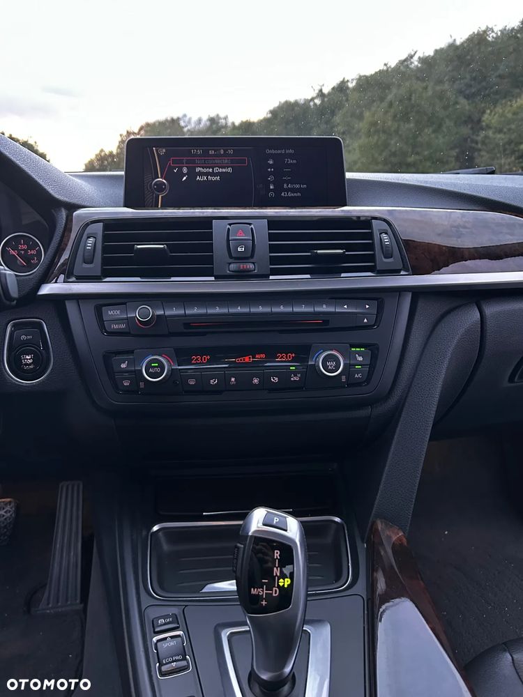 BMW Seria 3 328i xDrive Luxury Line - 20