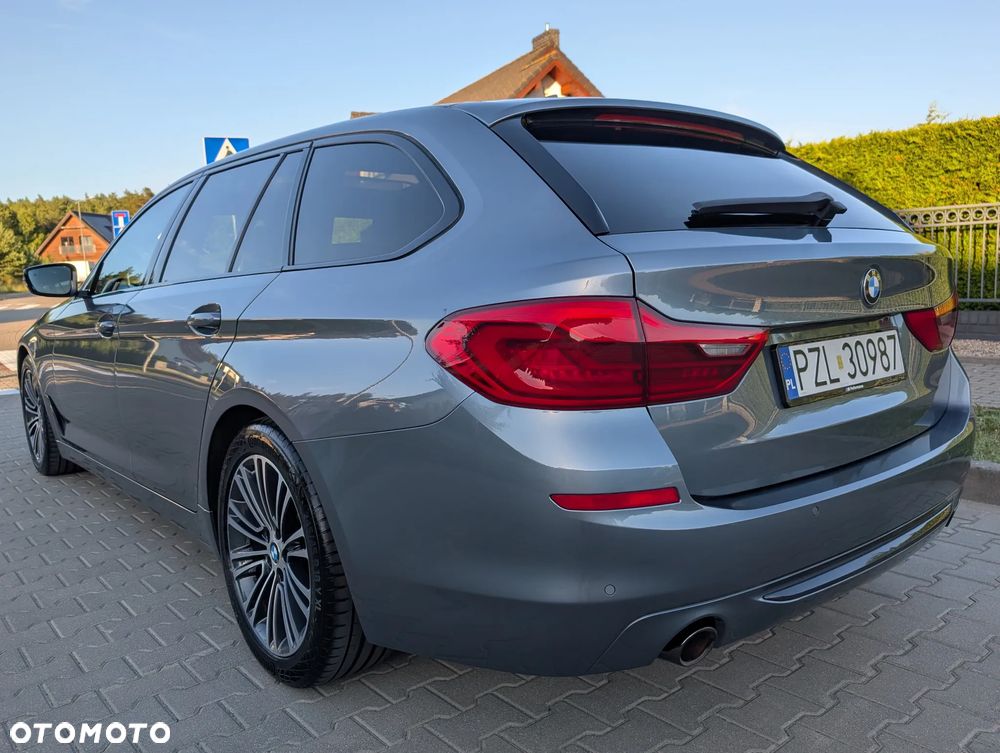 BMW Seria 5 520d Sport Line - 2