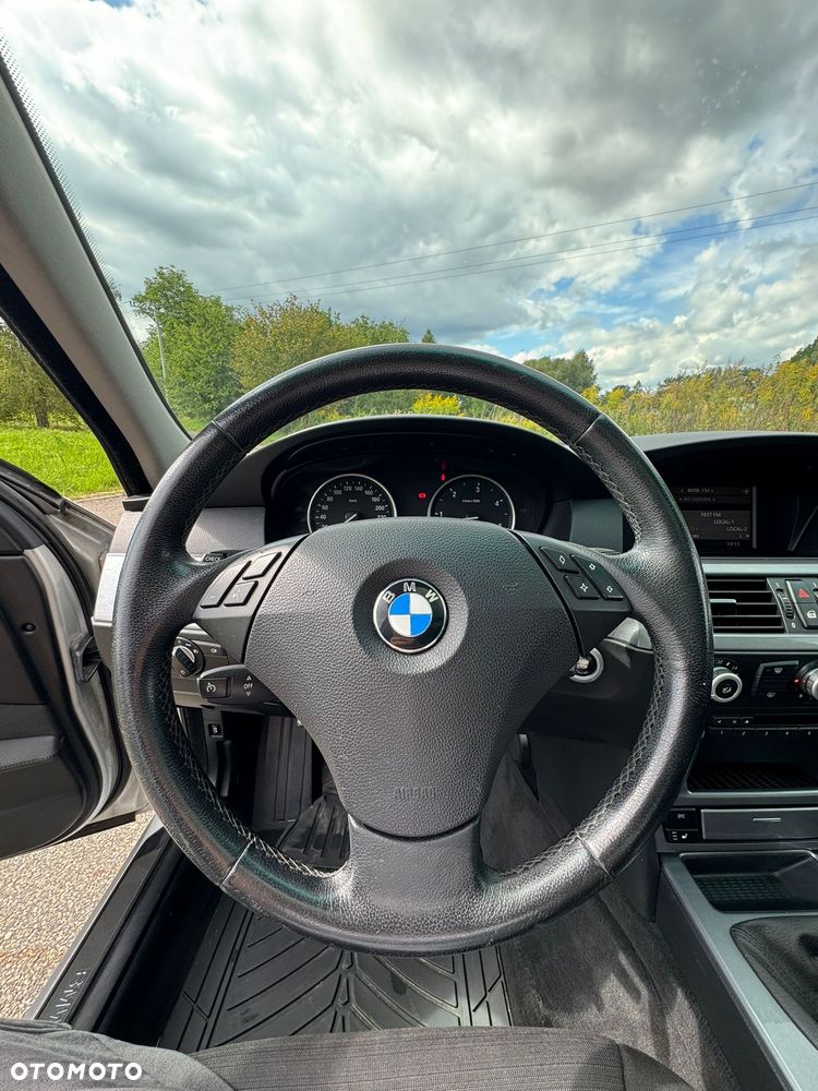 BMW Seria 5 525d xDrive - 18