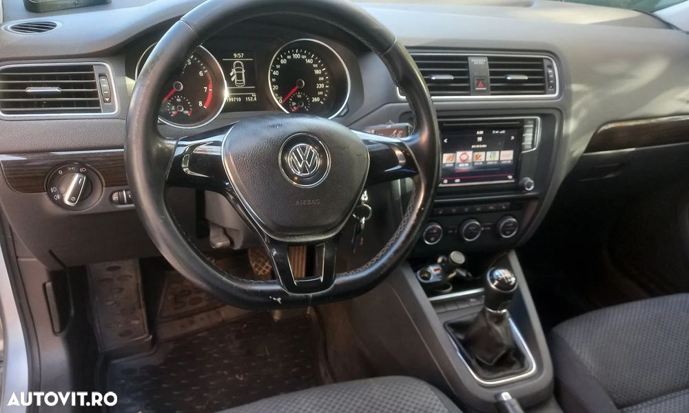 Volkswagen Jetta 1.2 TSI Comfortline - 7