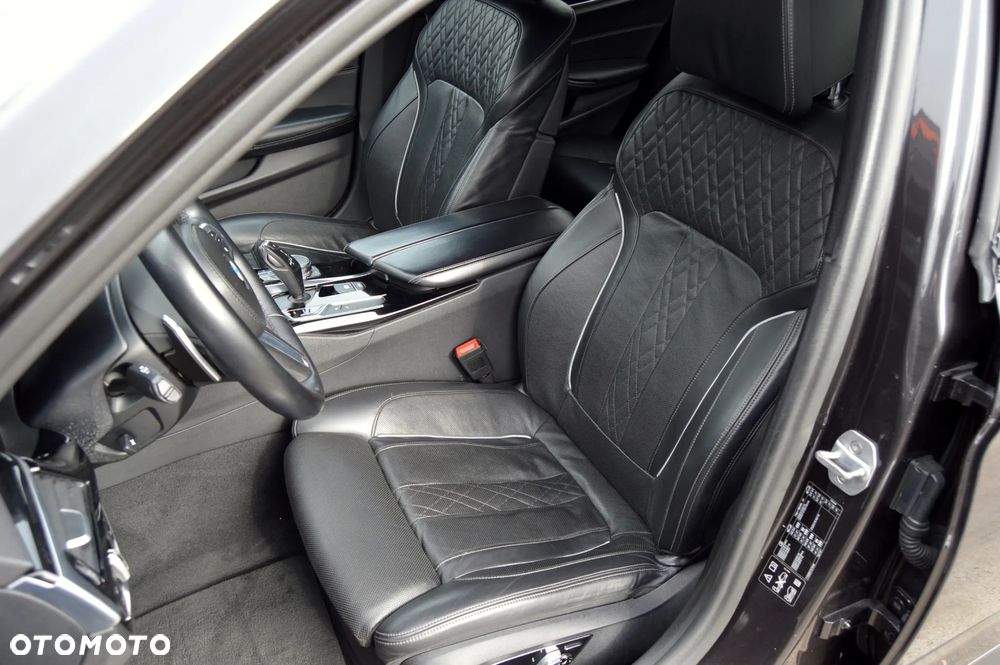 BMW Seria 5 520d xDrive M Sport sport - 7
