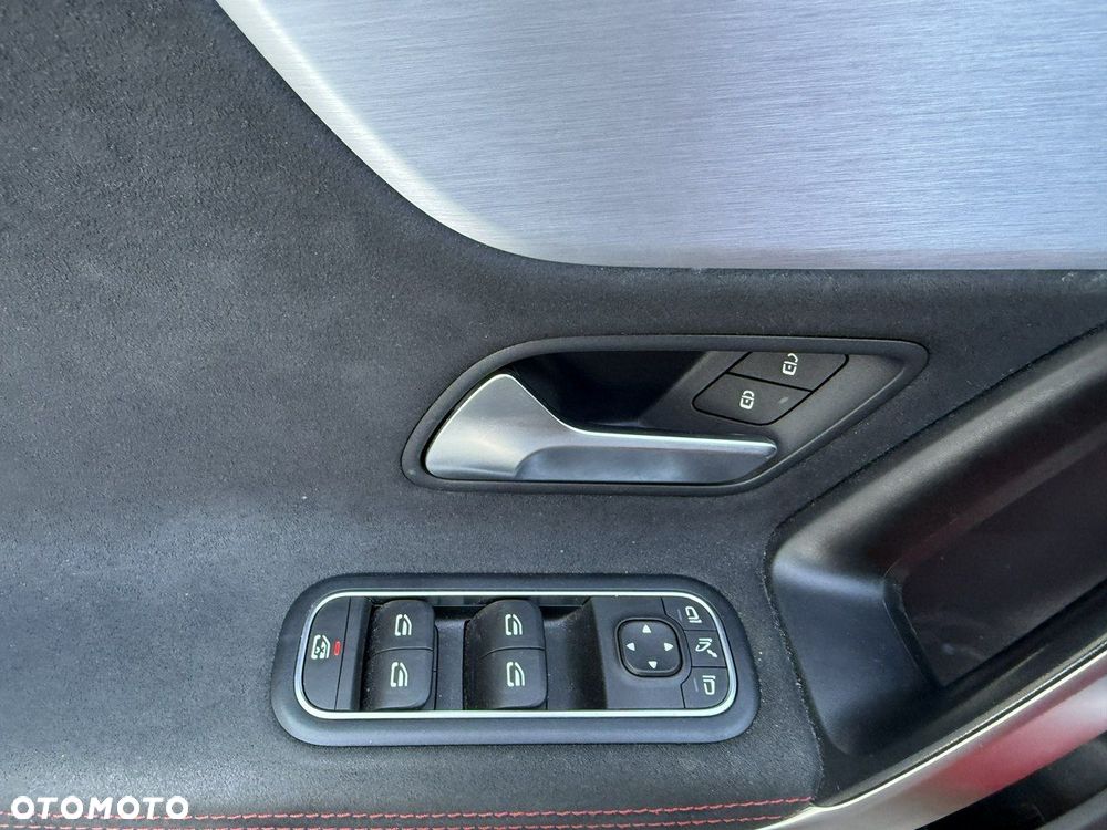 Mercedes-Benz CLA - 35