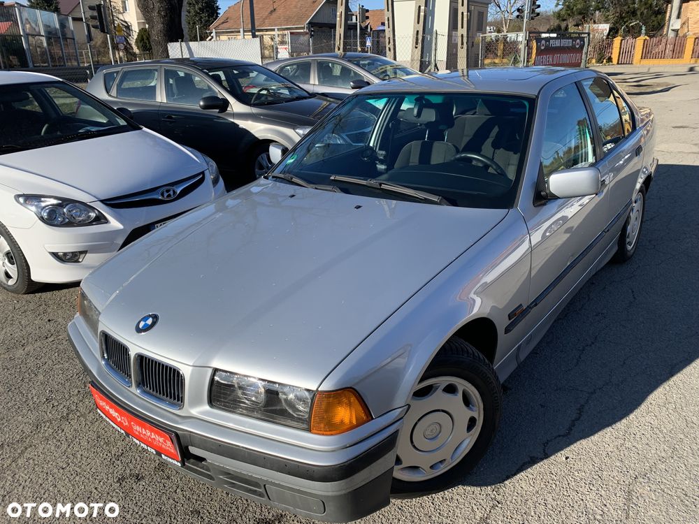 BMW Seria 3 318i - 9