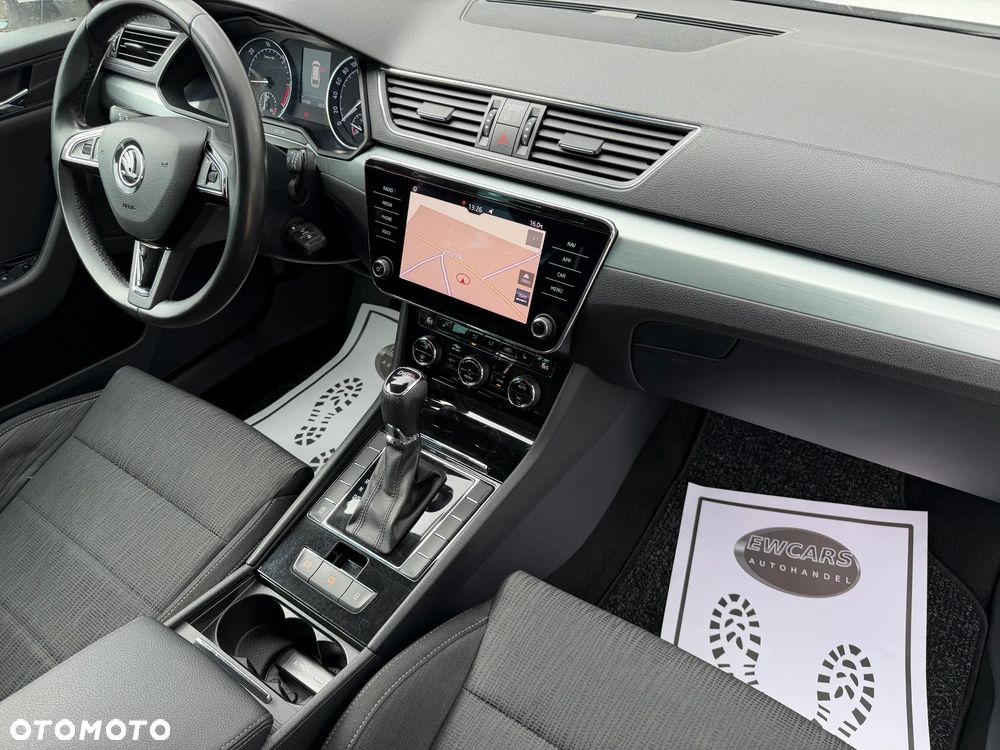 Skoda Superb 2.0 TDI DSG Style - 24