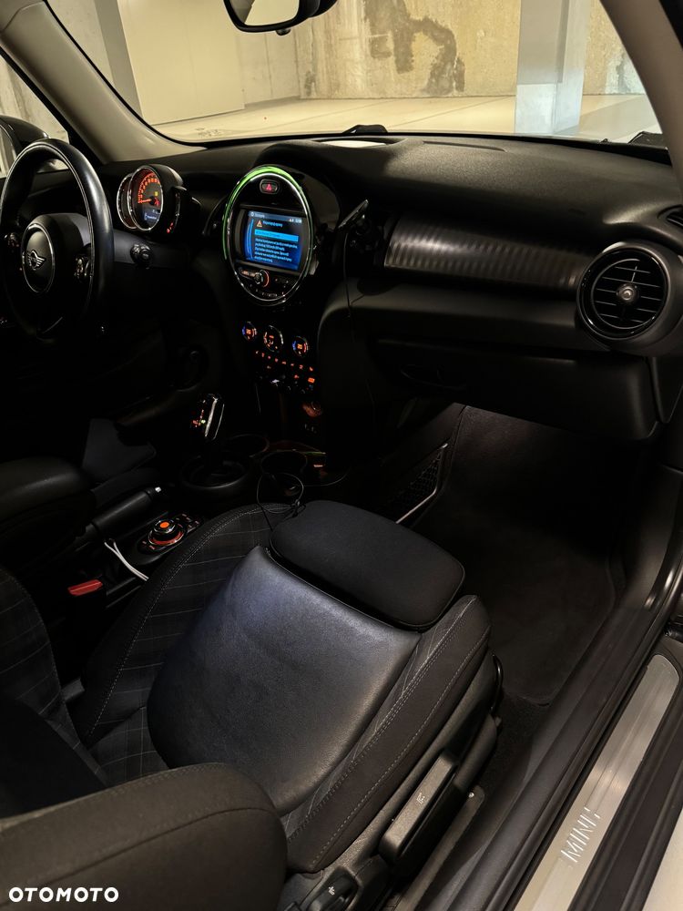 MINI Cooper Standard - 19