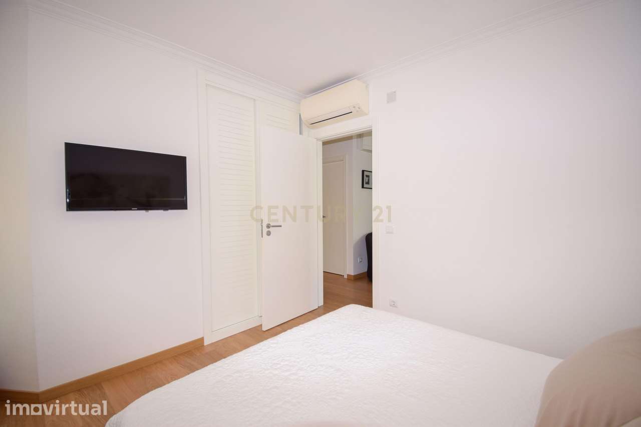 Apartamento T2 para arrendamento no centro histórico de Sesimbra - Grande imagem: 4/12
