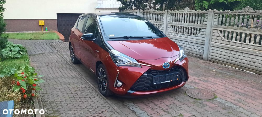 Toyota Yaris Hybrid 100 Selection Passion - 12