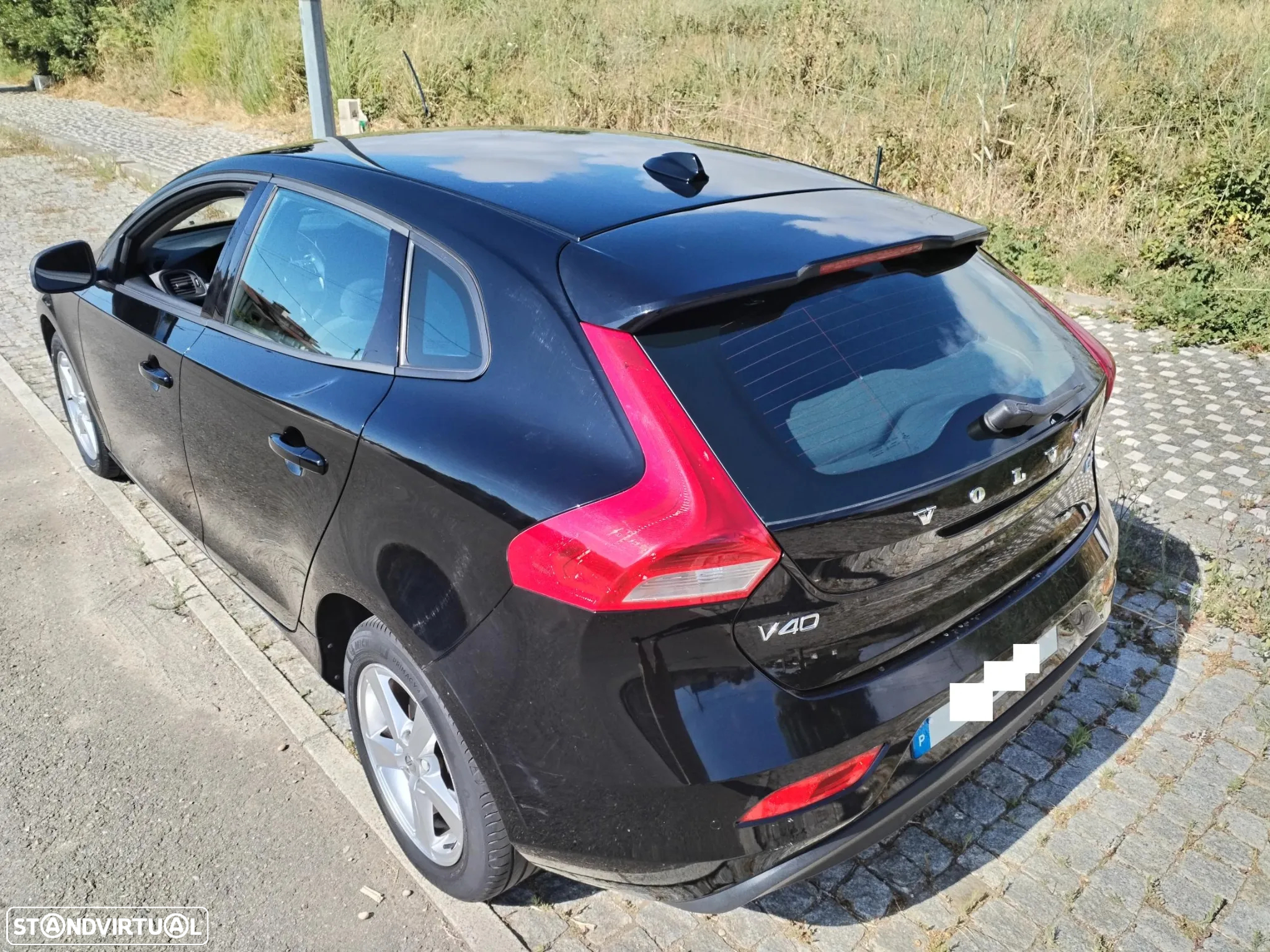 Volvo V40 2.0 D2 Momentum - 3