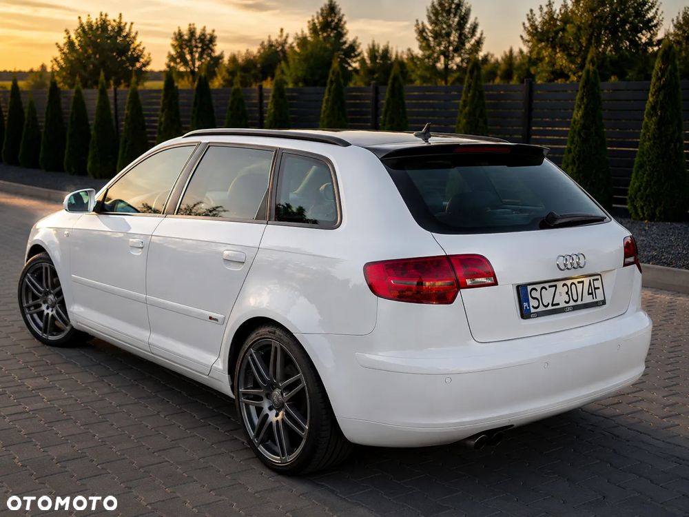 Audi A3 Sportback 1.8 TFSI Ambiente - 2