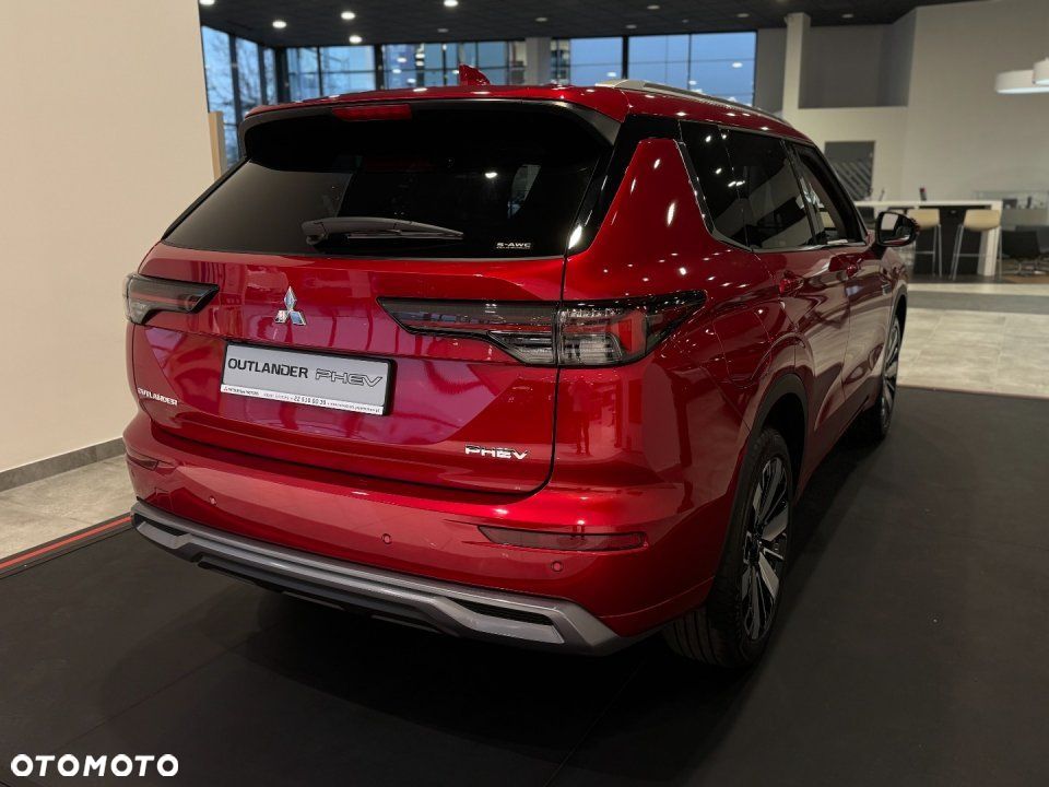 Mitsubishi Outlander - 3