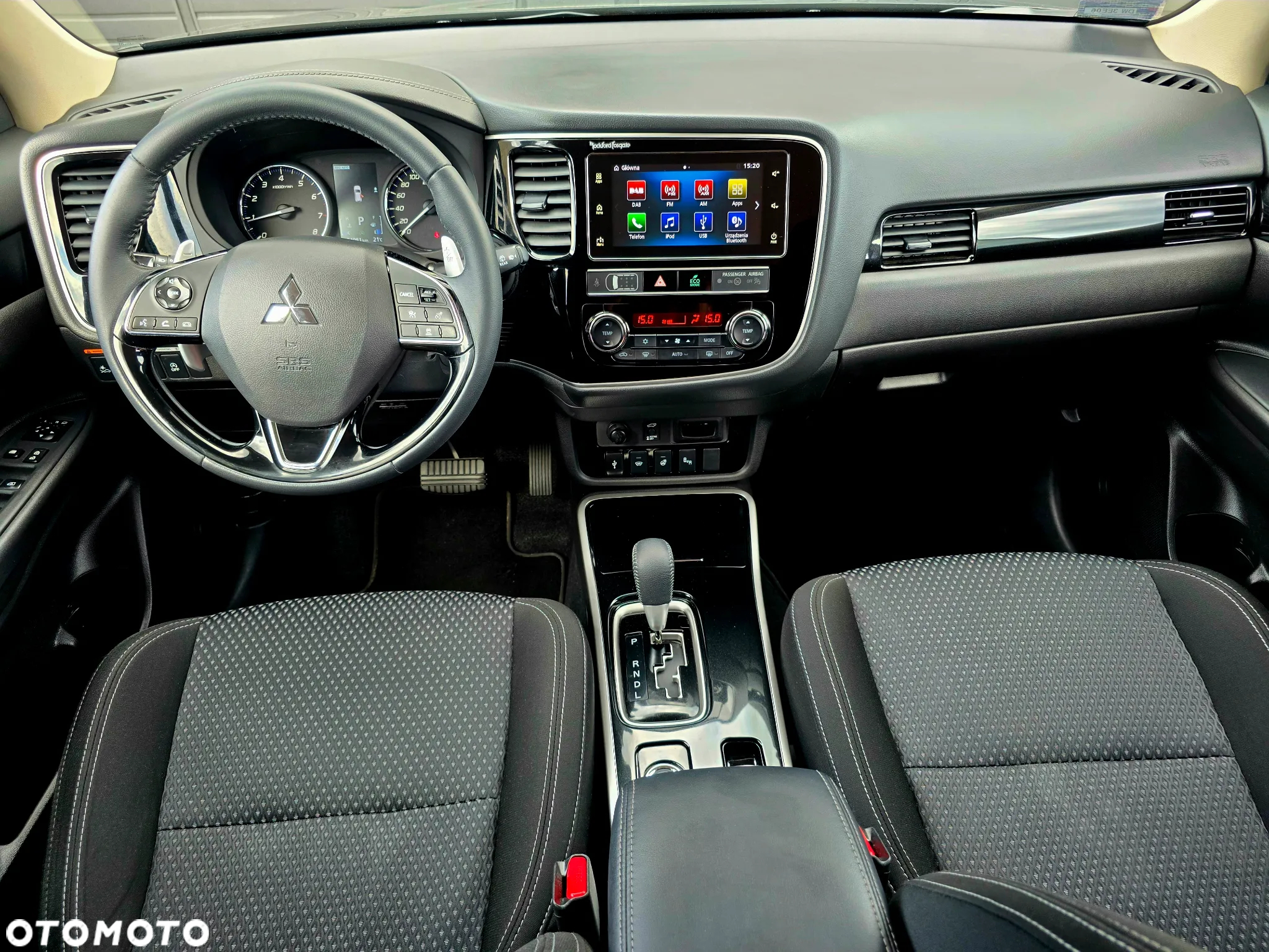 Mitsubishi Outlander 2.0 Instyle + 4WD CVT - 20