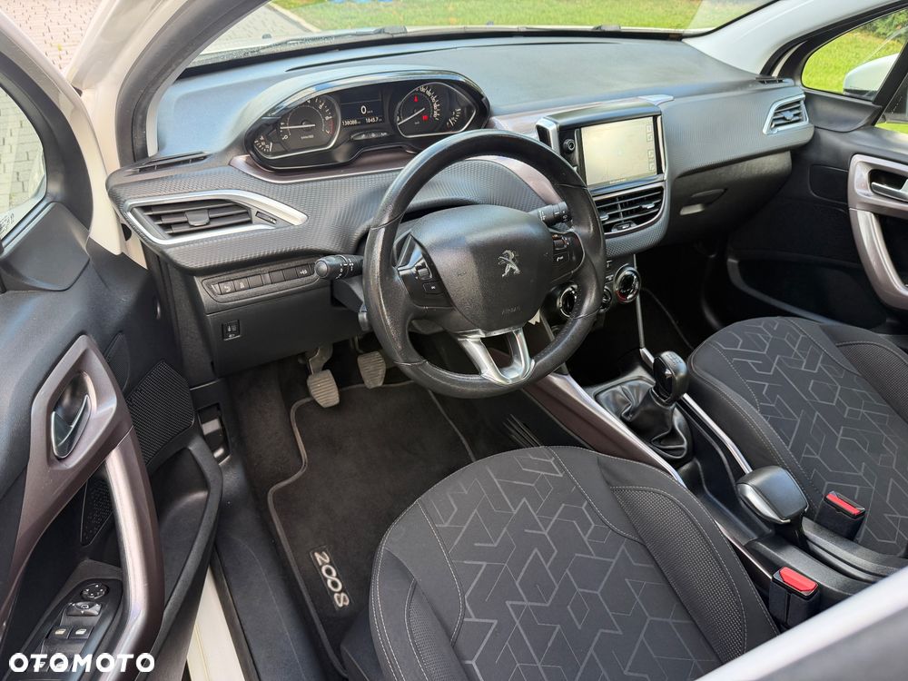 Peugeot 2008 - 8