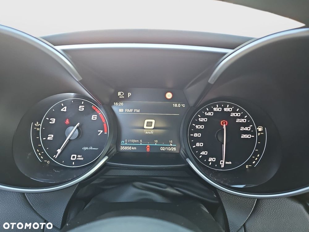 Alfa Romeo Giulia 2.0 Turbo Veloce Q4 - 18