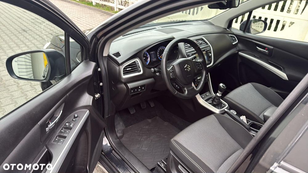 Suzuki S-Cross - 11