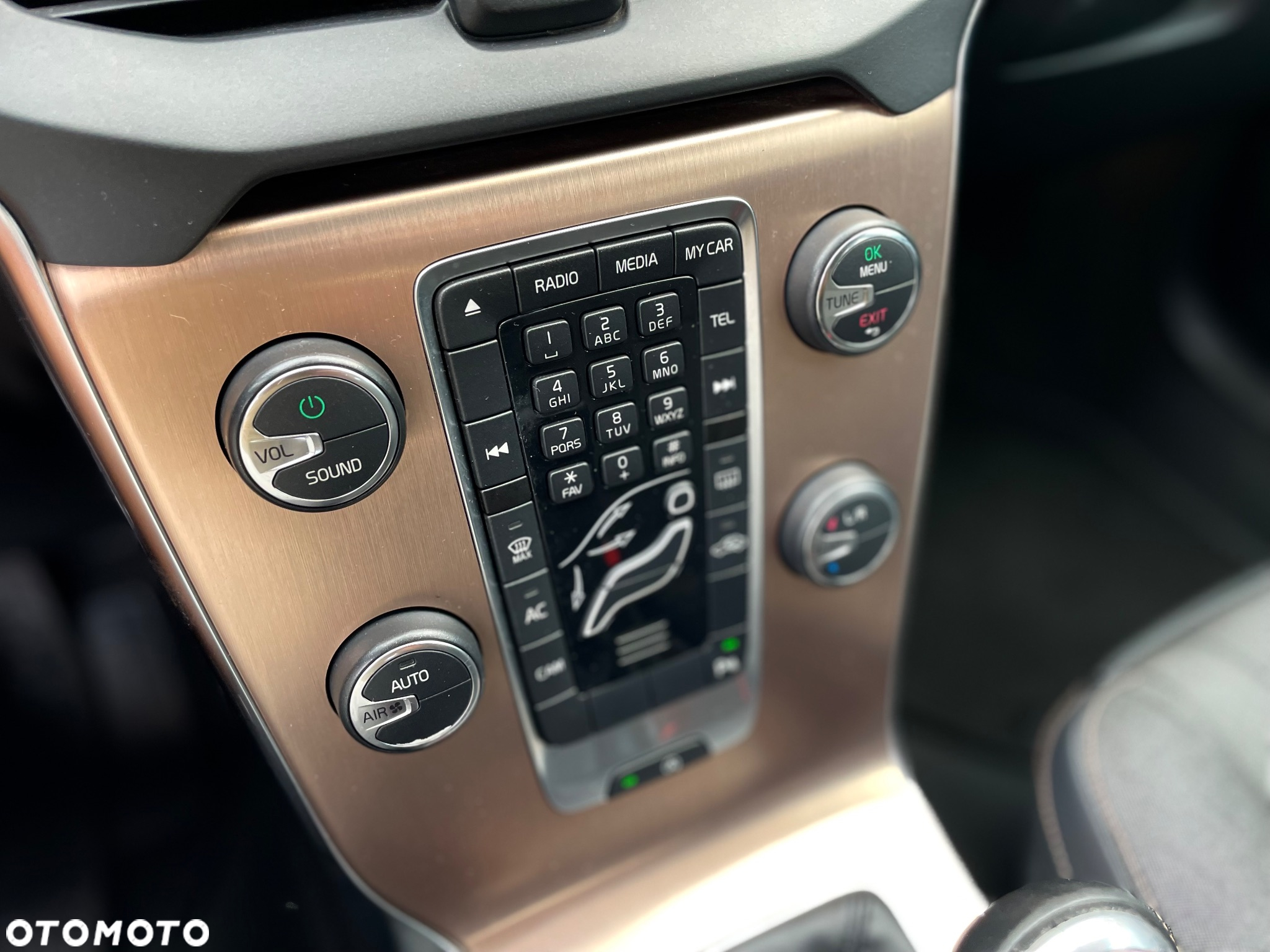Volvo V40 D2 Momentum - 25