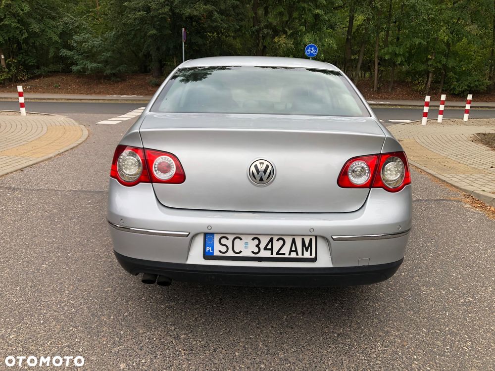 Volkswagen Passat 2.0 TDI Comfortline - 4