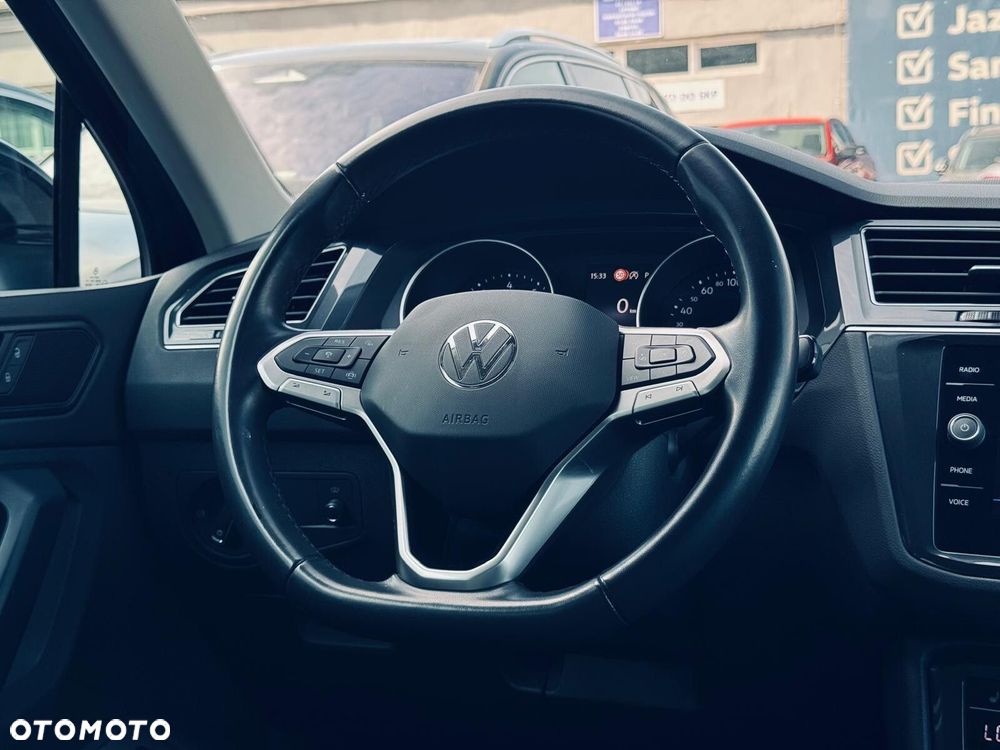 Volkswagen Tiguan - 24