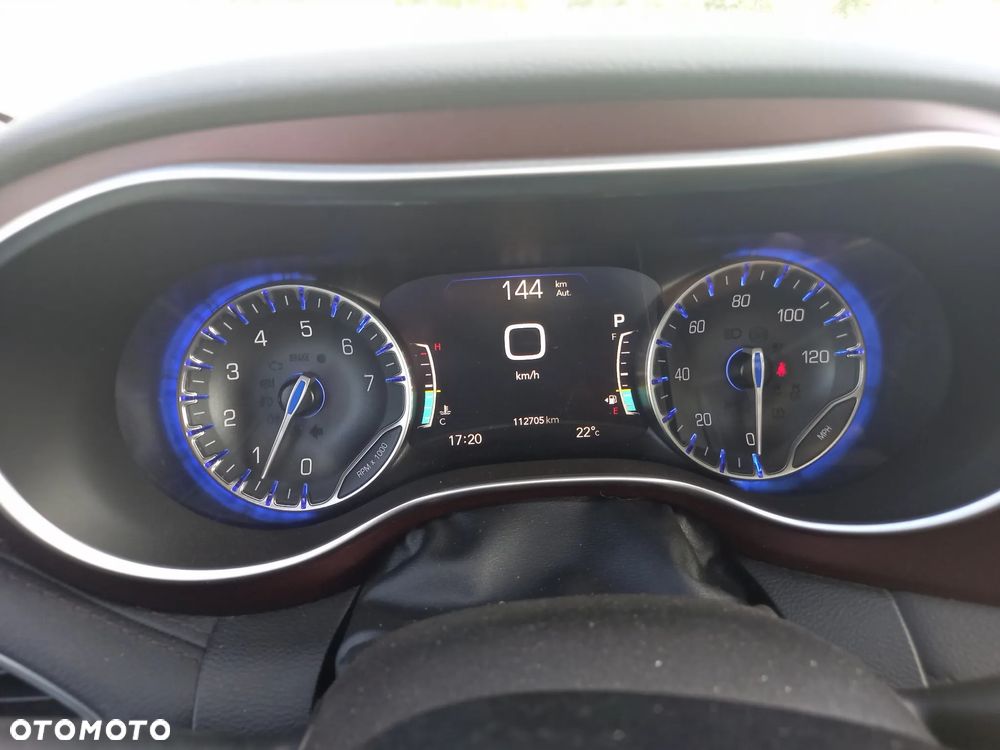 Chrysler Pacifica - 10