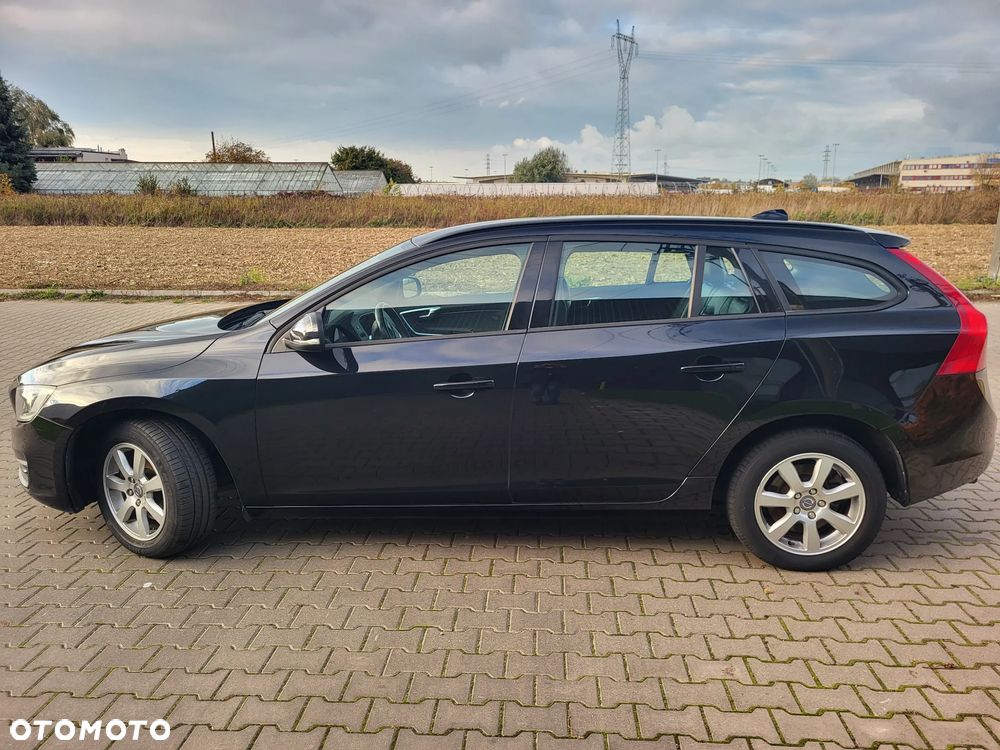 Volvo V60 D2 Momentum - 12