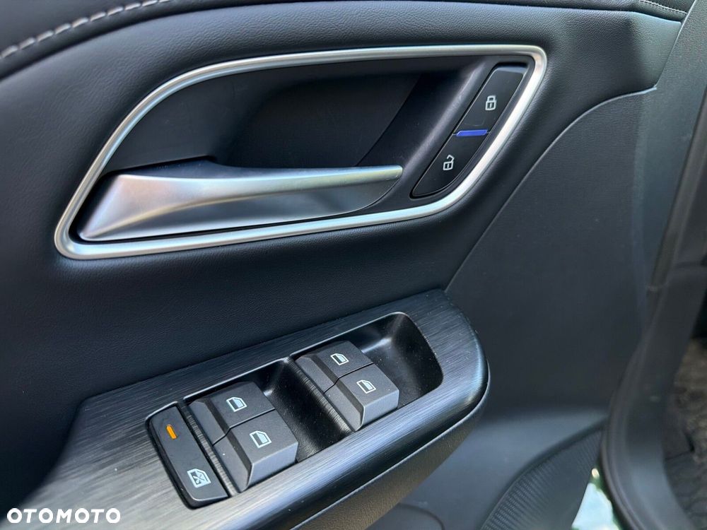 MG ZS Hybrid+ - 10