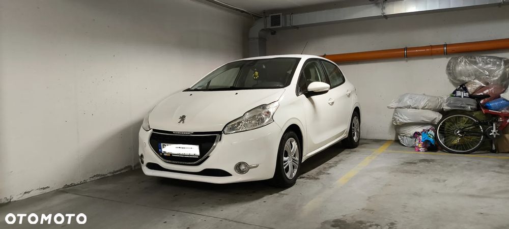 Peugeot 208 - 14