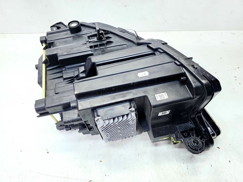 REFLEKTOR LAMPA PRAWY PRZÓD MATRIX AUDI Q4 E-TRON 89A941036A 19/26 - 11