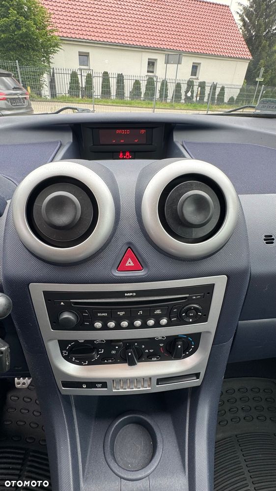 Peugeot 1007 1.4 Trendy - 11
