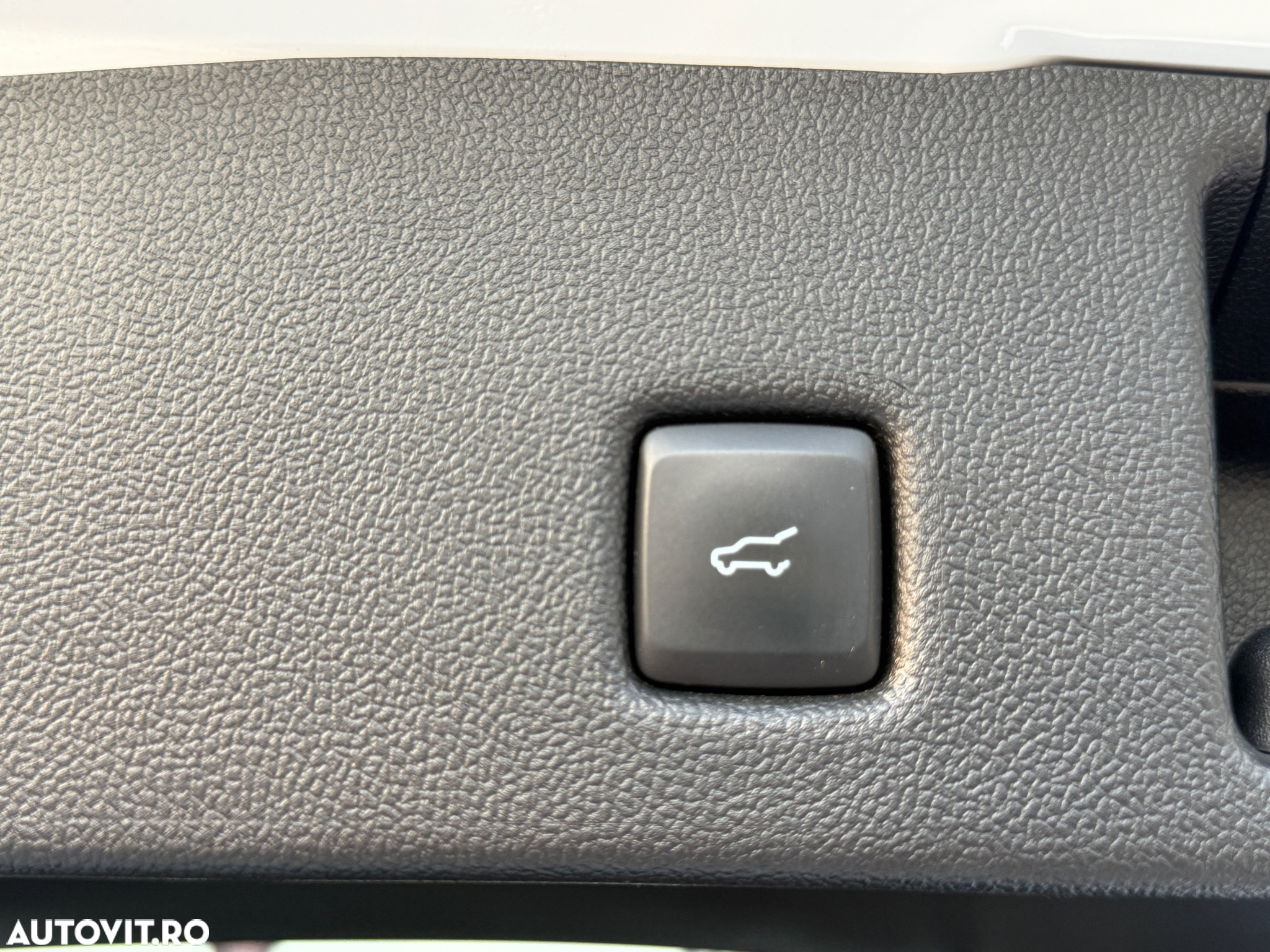 Ford Kuga 2.5 Duratec PHEV ST-LINE X - 29