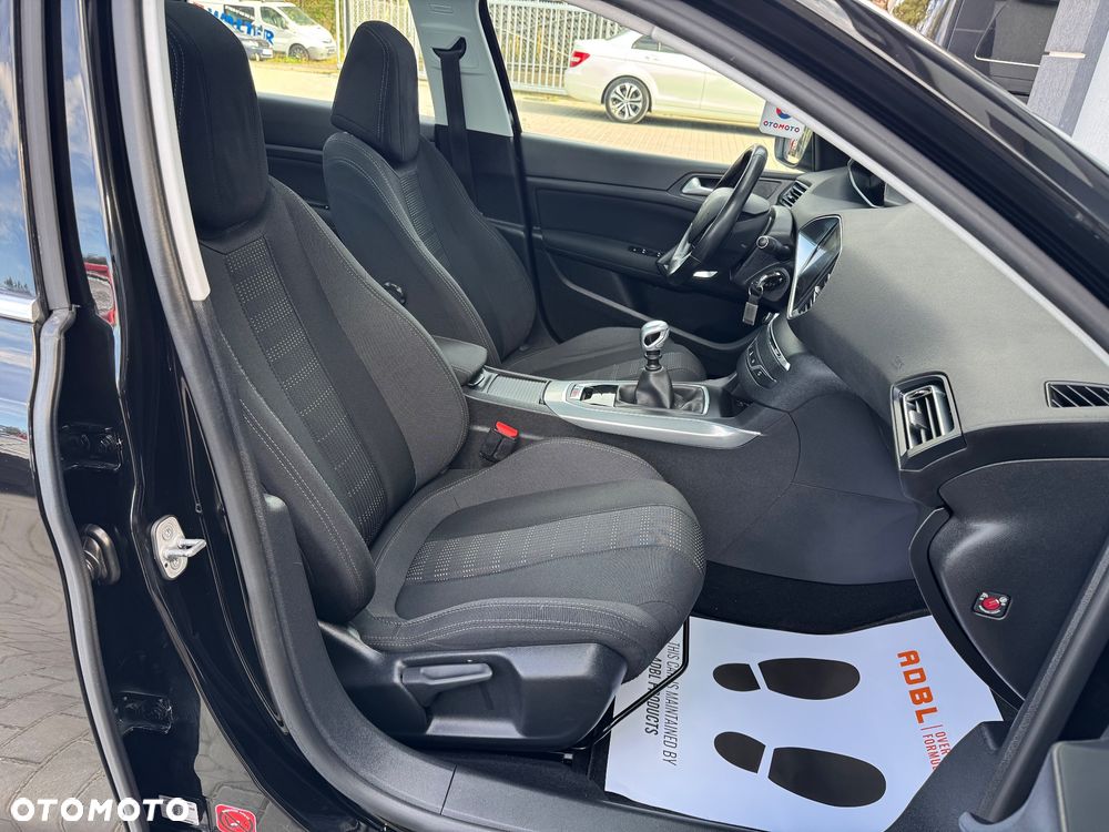 Peugeot 308 2.0 HDi Allure - 18